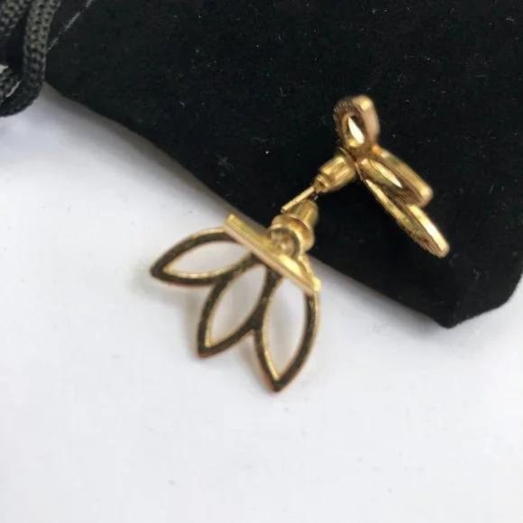 $15 ๐ 2 For $20 Gold Tone Metal Earrings With Leaf Design - Picture 4 of 6